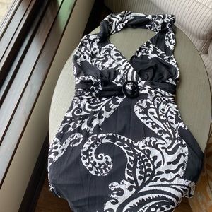 Women’s like new White House Black Market silk halter top.